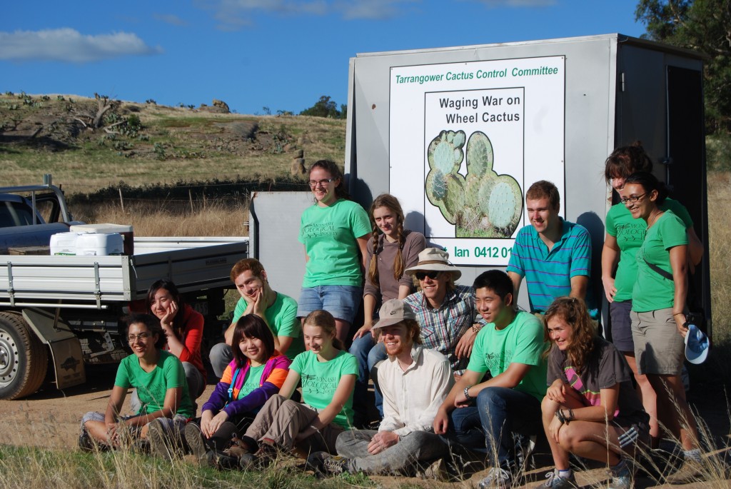 Monash University Environment Club volunteers