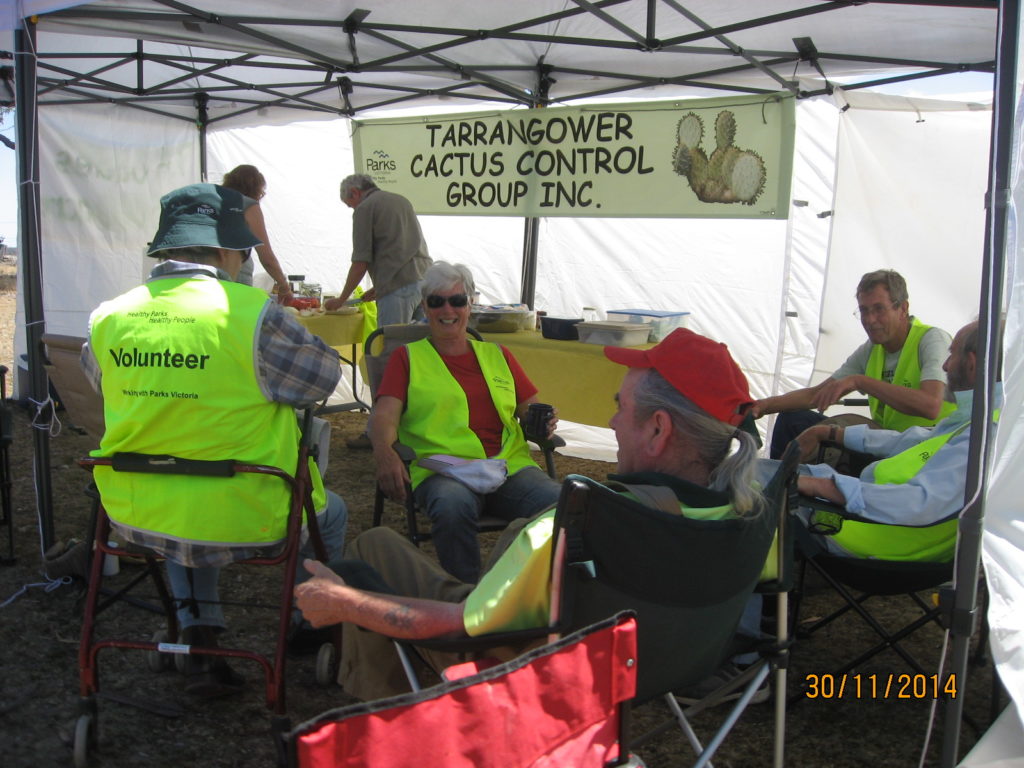TT Satisfied volunteers enjoying their well deserved cuppa and lunch.